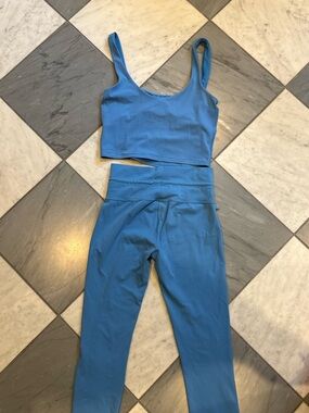 Vuori leggings and sports bra/tank